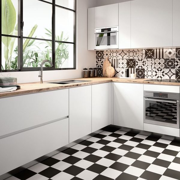 generated_03_PATCHWORK B&W BLACK_B&W WHITE_B&W MIX_kitchen.jpg.600x700_q85_crop_upscale